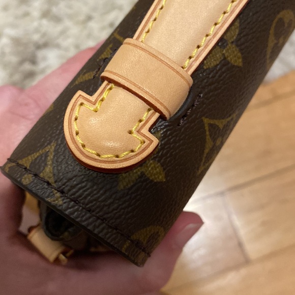 Louis Vuitton Pochette Métis Monogram - Picture 10 of 11